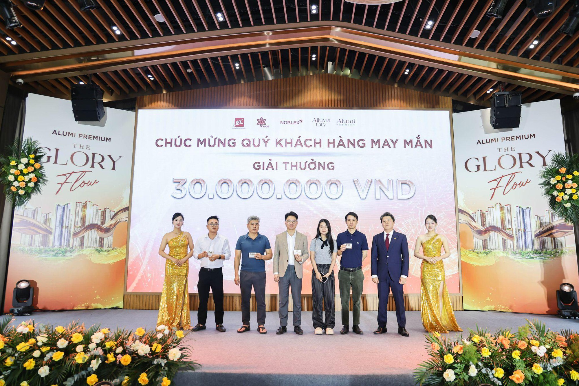 H&agrave;ng trăm kh&aacute;ch h&agrave;ng "đổ bộ" sự kiện giới thiệu t&ograve;a Alumi Premium 4- Ảnh 2.