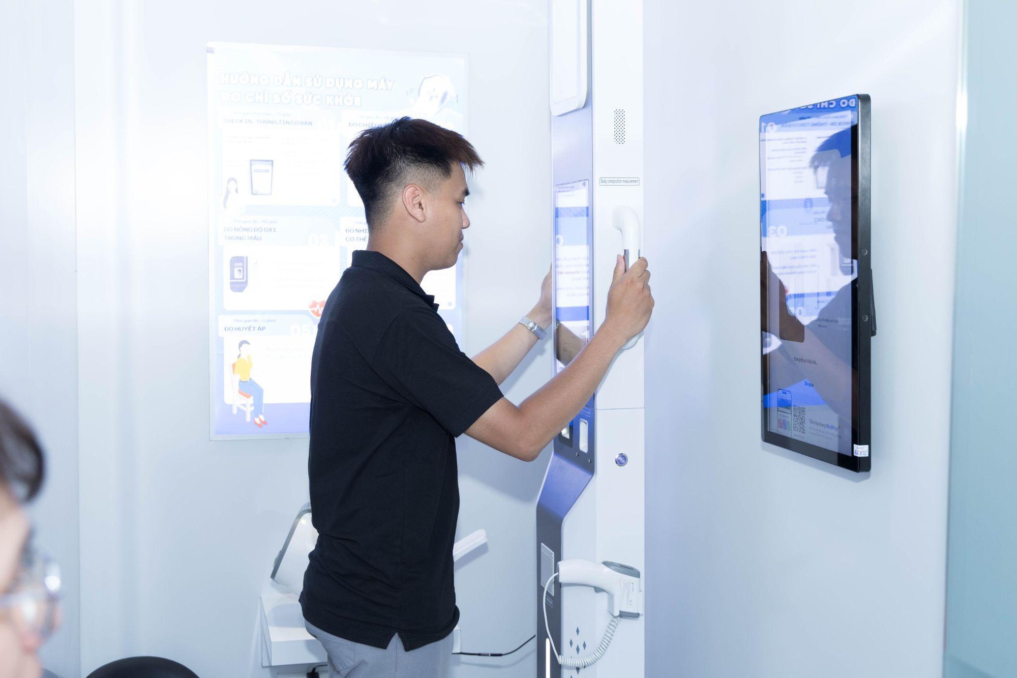 Sử dụng dịch vụ y tế thuận tiện tại Trạm C&ocirc;ng d&acirc;n số nhờ định danh điện tử- Ảnh 10.