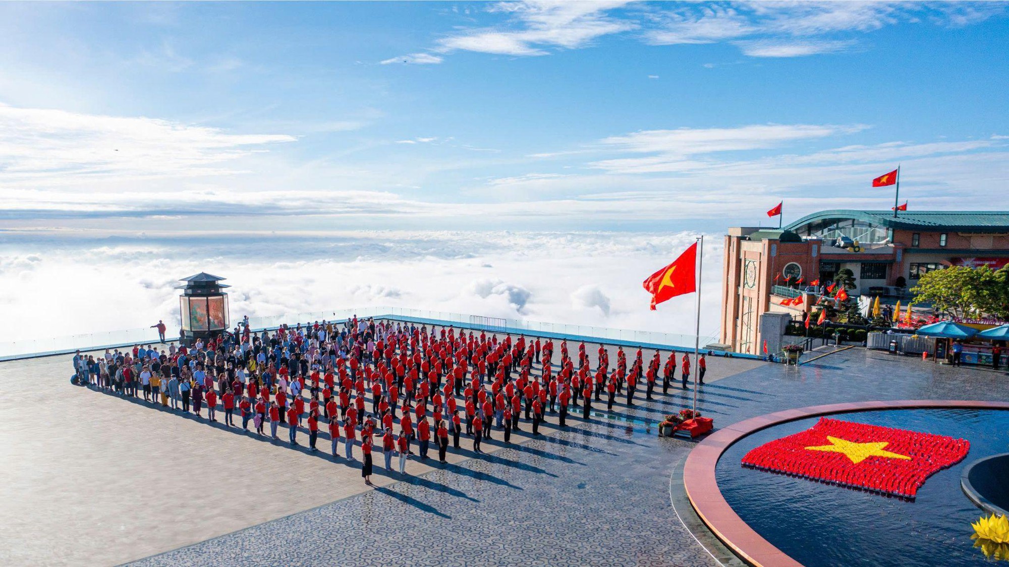 Chợ l&aacute; v&agrave; đại lộ cờ hoa tại n&uacute;i B&agrave; Đen đ&atilde; sẵn s&agrave;ng đ&oacute;n kh&aacute;ch dịp Giỗ Tổ v&agrave; 30/4- Ảnh 3.