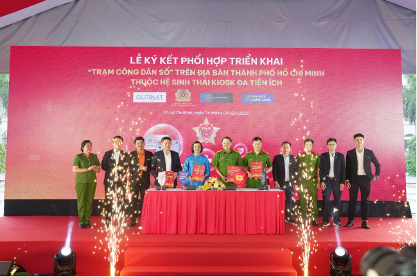 Gia đ&igrave;nh h&agrave;o hứng trải nghiệm chăm s&oacute;c sức khoẻ th&ocirc;ng minh tại Trạm C&ocirc;ng d&acirc;n số- Ảnh 2.