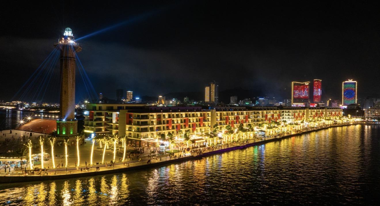 H&agrave;ng ngh&igrave;n du kh&aacute;ch đổ về &ldquo;thương cảng&rdquo; VUI-Fest Ha Long ng&agrave;y khai trương- Ảnh 9.
