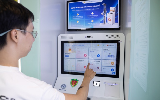 Người d&acirc;n TP.HCM bất ngờ với Trạm C&ocirc;ng d&acirc;n số &ldquo;tất cả trong một&rdquo; ngay s&aacute;t nh&agrave;- Ảnh 1.