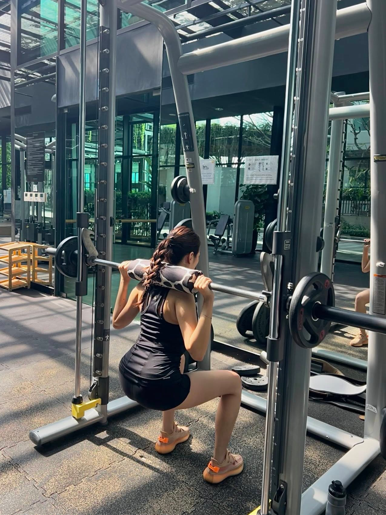 Nữ ch&iacute;nh phim "V&igrave; mẹ anh ph&aacute;n chia tay": Phong c&aacute;ch ngo&agrave;i đời ấn tượng, nh&igrave;n l&agrave; muốn học theo- Ảnh 22.