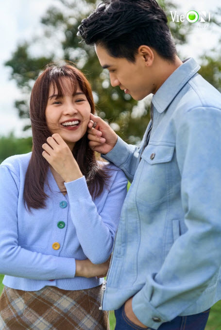 Nữ ch&iacute;nh phim "V&igrave; mẹ anh ph&aacute;n chia tay": Phong c&aacute;ch ngo&agrave;i đời ấn tượng, nh&igrave;n l&agrave; muốn học theo- Ảnh 2.