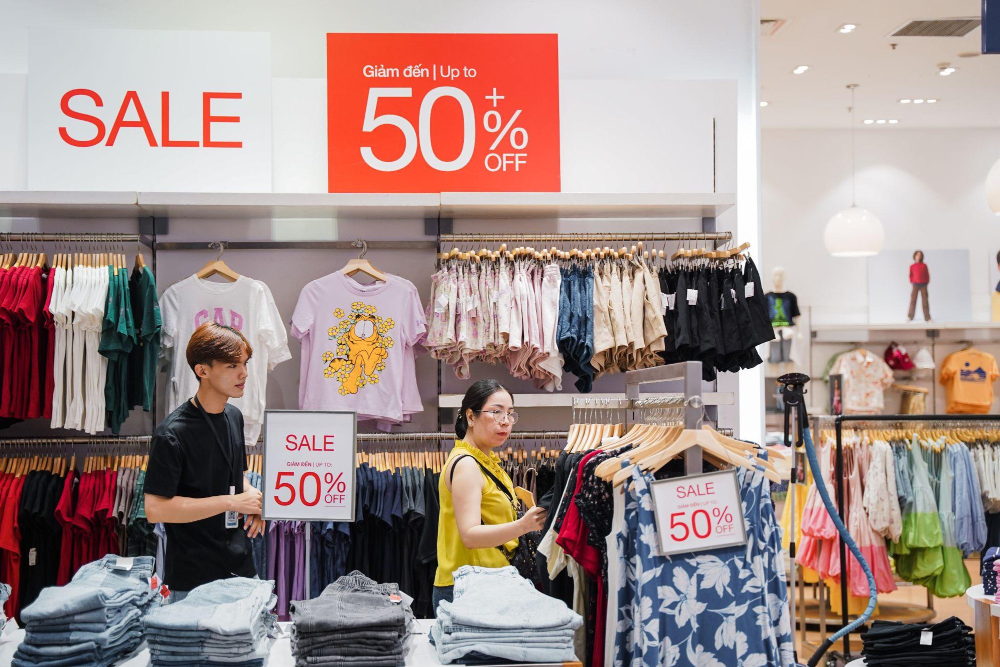 "Sổ tay" ăn chơi dịp lễ 30/4 &ndash; 1/5: Oanh tạc 100+ gian h&agrave;ng ưu đ&atilde;i khủng tại The Big Crescent Sale- Ảnh 2.
