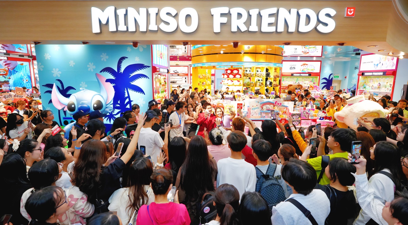 Kỷ niệm 10 năm tại Việt Nam, MINISO ra mắt cửa h&agrave;ng chủ đề MINISO FRIENDS đầu ti&ecirc;n tại TP. Hồ Ch&iacute; Minh- Ảnh 1.