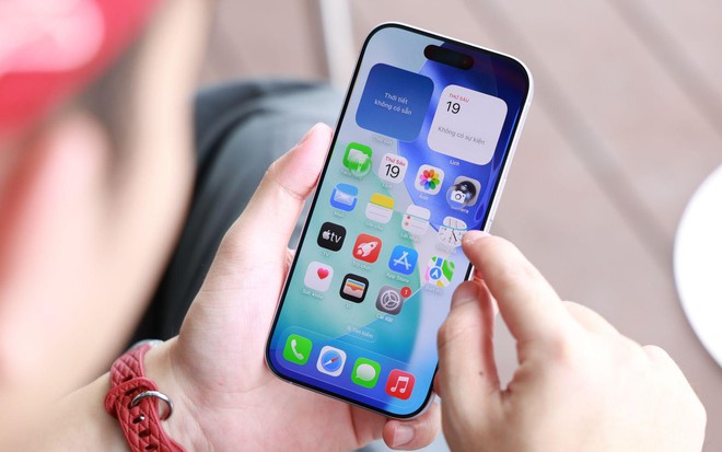 iPhone 17 sau 1 tuần trải nghiệm: H&atilde;y qu&ecirc;n bản Pro đi!- Ảnh 1.