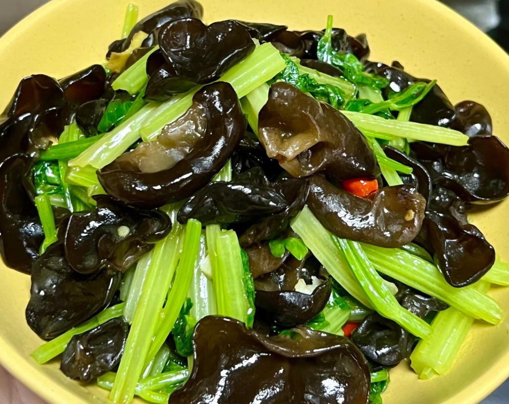 4 m&oacute;n ăn "b&igrave;nh dị" c&oacute; thể l&agrave;m sạch mạch m&aacute;u triệt để, mang lại sự an t&acirc;m hơn so với việc uống thuốc- Ảnh 5.