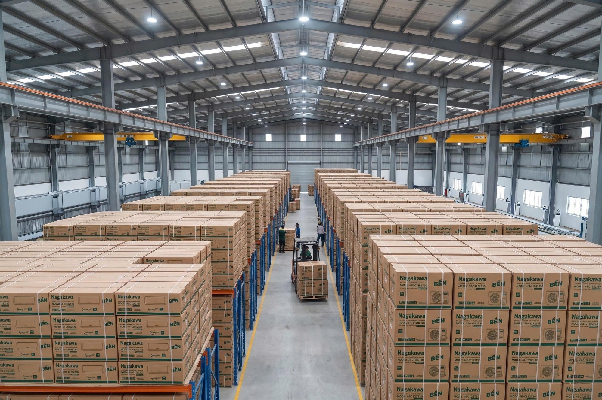 Nắng n&oacute;ng đến sớm, điều ho&agrave; Bền ch&aacute;y h&agrave;ng tr&ecirc;n diện rộng - Ảnh 1.