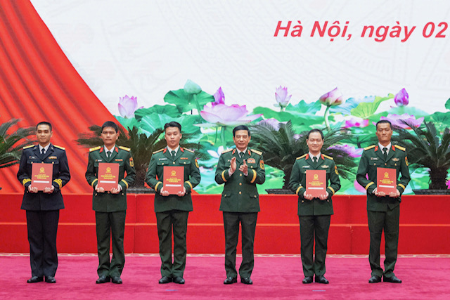 Đại tướng Phan Văn Giang: Khơi dậy kh&aacute;t vọng cống hiến, h&agrave;nh động theo 16 &ldquo;từ kh&oacute;a&rdquo; chiến lược - Ảnh 10.