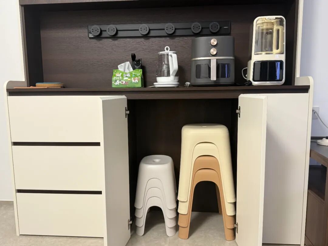 Thiết kế tủ kiểu mới của giới trẻ: Chỉ vài cm cũng biến thành không gian lưu trữ cực kỳ hiệu quả - Ảnh 6.