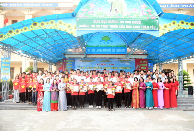 Bộ Tư lệnh V&ugrave;ng Cảnh s&aacute;t biển 1 đồng h&agrave;nh với ngư d&acirc;n Ninh B&igrave;nh - Ảnh 7.