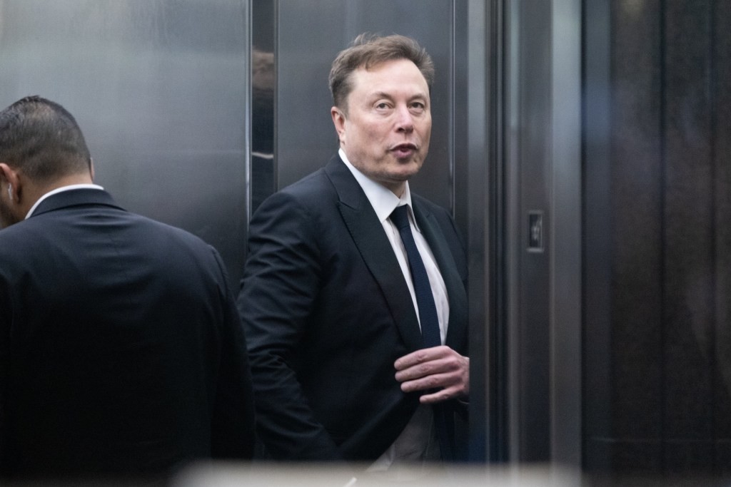 Elon Musk thừa nhận xAI "học hỏi" từ OpenAI- Ảnh 1.