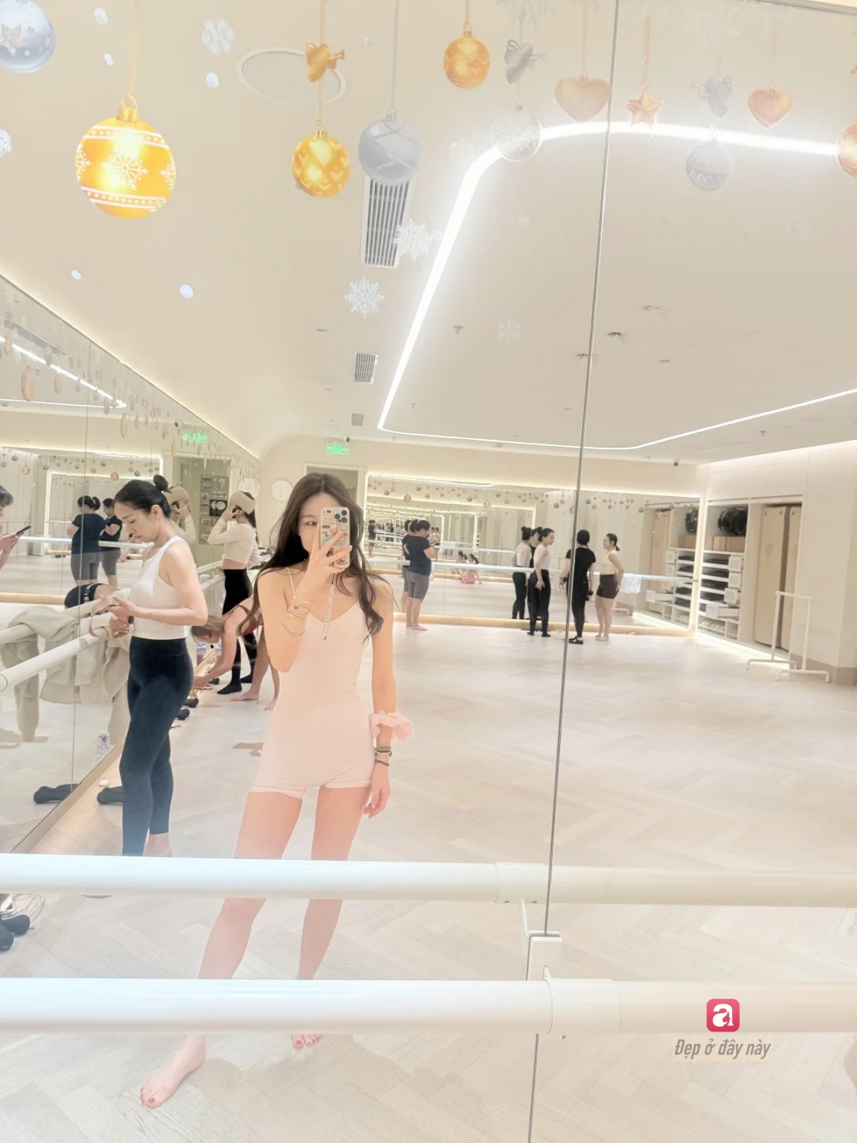 Kh&ocirc;ng phải tập c&agrave;ng nặng c&agrave;ng đẹp: Phụ nữ hiện đại đang chọn Barre thay v&igrave; cardio hay gym- Ảnh 7.