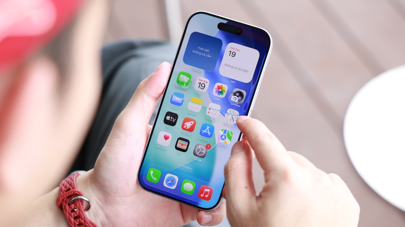 V&igrave; sao t&ocirc;i d&ugrave;ng iPhone 17 kh&ocirc;ng cần d&aacute;n m&agrave;n h&igrave;nh?- Ảnh 1.