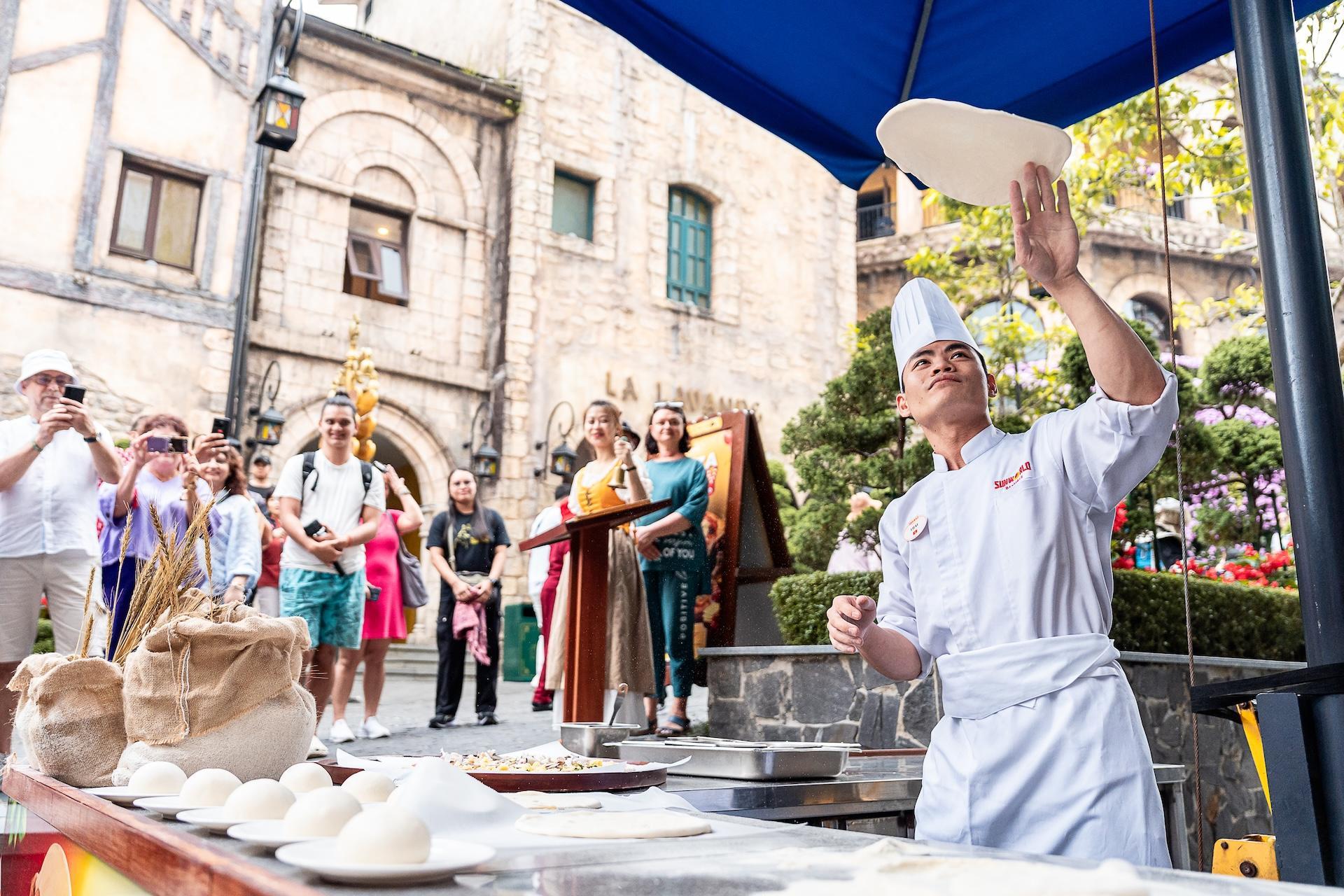 Đ&agrave; Nẵng: Những trải nghiệm &ldquo;đắt kh&aacute;ch&rdquo; tại Ba Na Hills dịp lễ 30/4- Ảnh 2.