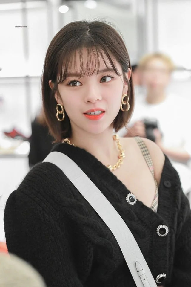 Showbiz c&oacute; tổ hợp kh&ocirc;ng lỗ hổng visual: 9 mỹ nh&acirc;n mỗi người một vẻ, đ&aacute;ng y&ecirc;u - trưởng th&agrave;nh "c&acirc;n đẹp"- Ảnh 16.