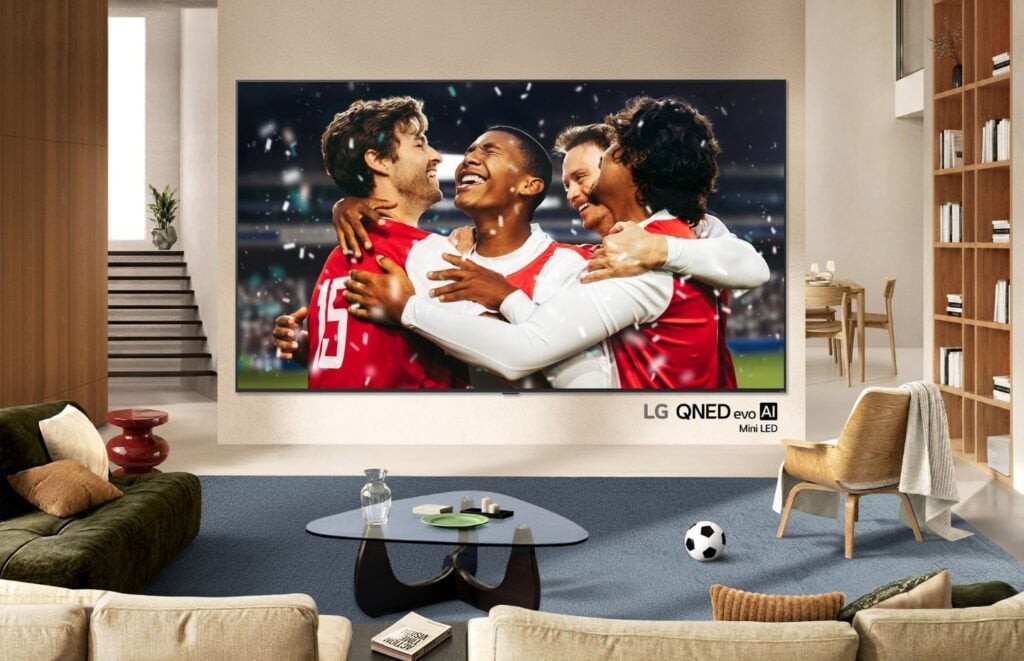 LG ra mắt TV QNED 115 inch: Tham vọng đưa rạp phim v&agrave;o ph&ograve;ng kh&aacute;ch - Ảnh 1.