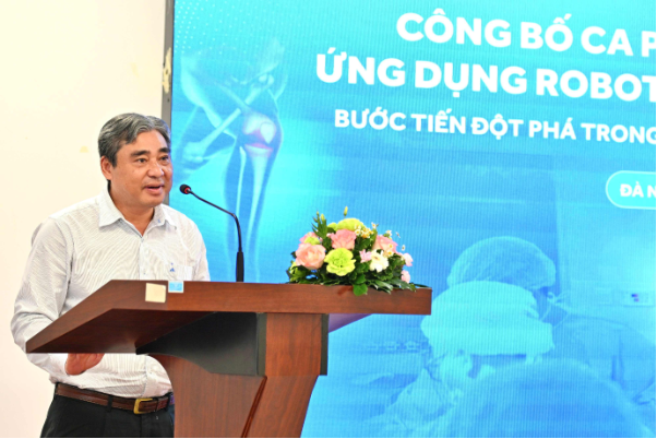 Tại miền Trung: Vinmec Đà Nẵng thay khớp gối bằng robot, bệnh nhân tập đi ngay sau mổ - Ảnh 4.