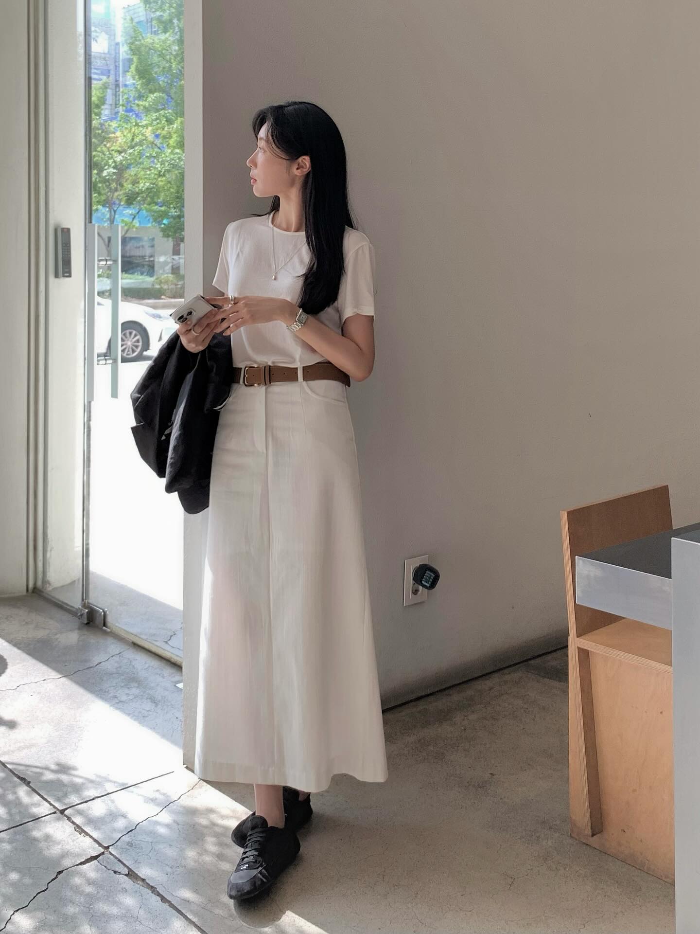 4 c&ocirc;ng thức mặc đồ đi l&agrave;m nhẹ m&aacute;t m&ugrave;a n&oacute;ng, độ thanh lịch vẫn đảm bảo- Ảnh 3.