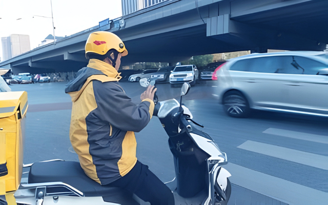 Khách bom hàng, shipper bị nền tảng khoá app: Khiếu nại cũng không được giải quyết- Ảnh 2. Khách bom hàng, shipper bị nền tảng khoá app: Khiếu nại cũng không được giải quyết- Ảnh 2.