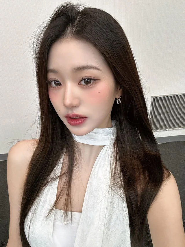 Mỹ nh&acirc;n được đề cử đẹp nhất thế giới 2026: C&ocirc;ng ch&uacute;a showbiz "&aacute;m ảnh center", c&agrave;ng bị gh&eacute;t c&agrave;ng nổi tiếng - Ảnh 7.