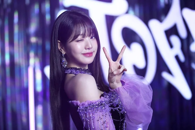 Mỹ nh&acirc;n được đề cử đẹp nhất thế giới 2026: C&ocirc;ng ch&uacute;a showbiz "&aacute;m ảnh center", c&agrave;ng bị gh&eacute;t c&agrave;ng nổi tiếng - Ảnh 6.