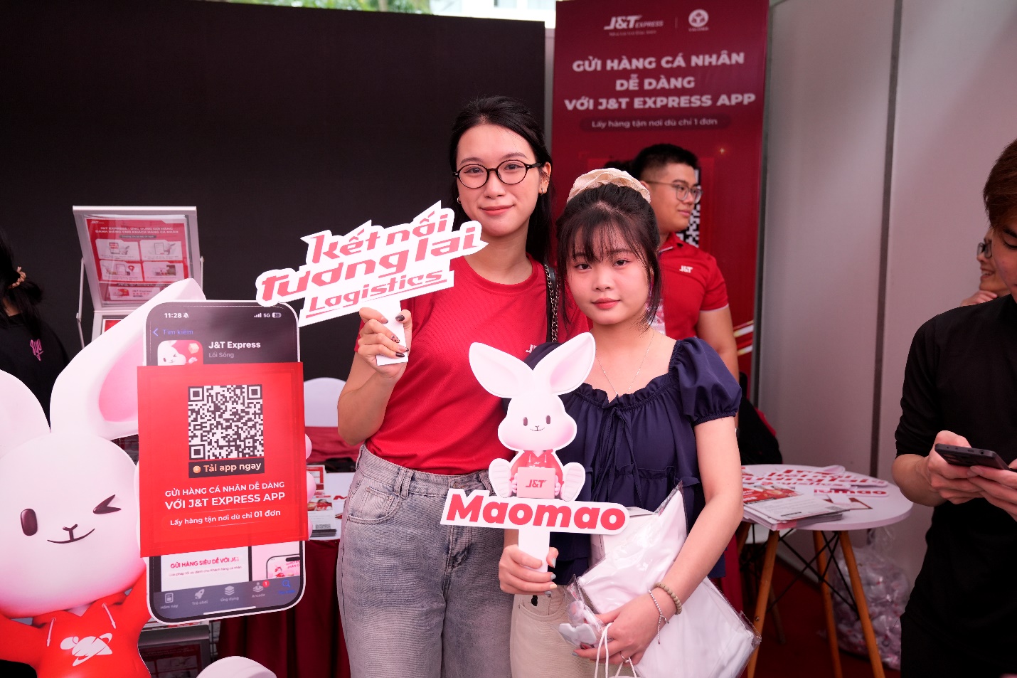 Nắng n&oacute;ng, giao m&ugrave;a th&uacute;c đẩy nhu cầu gửi h&agrave;ng c&aacute; nh&acirc;n tiện lợi- Ảnh 1.
