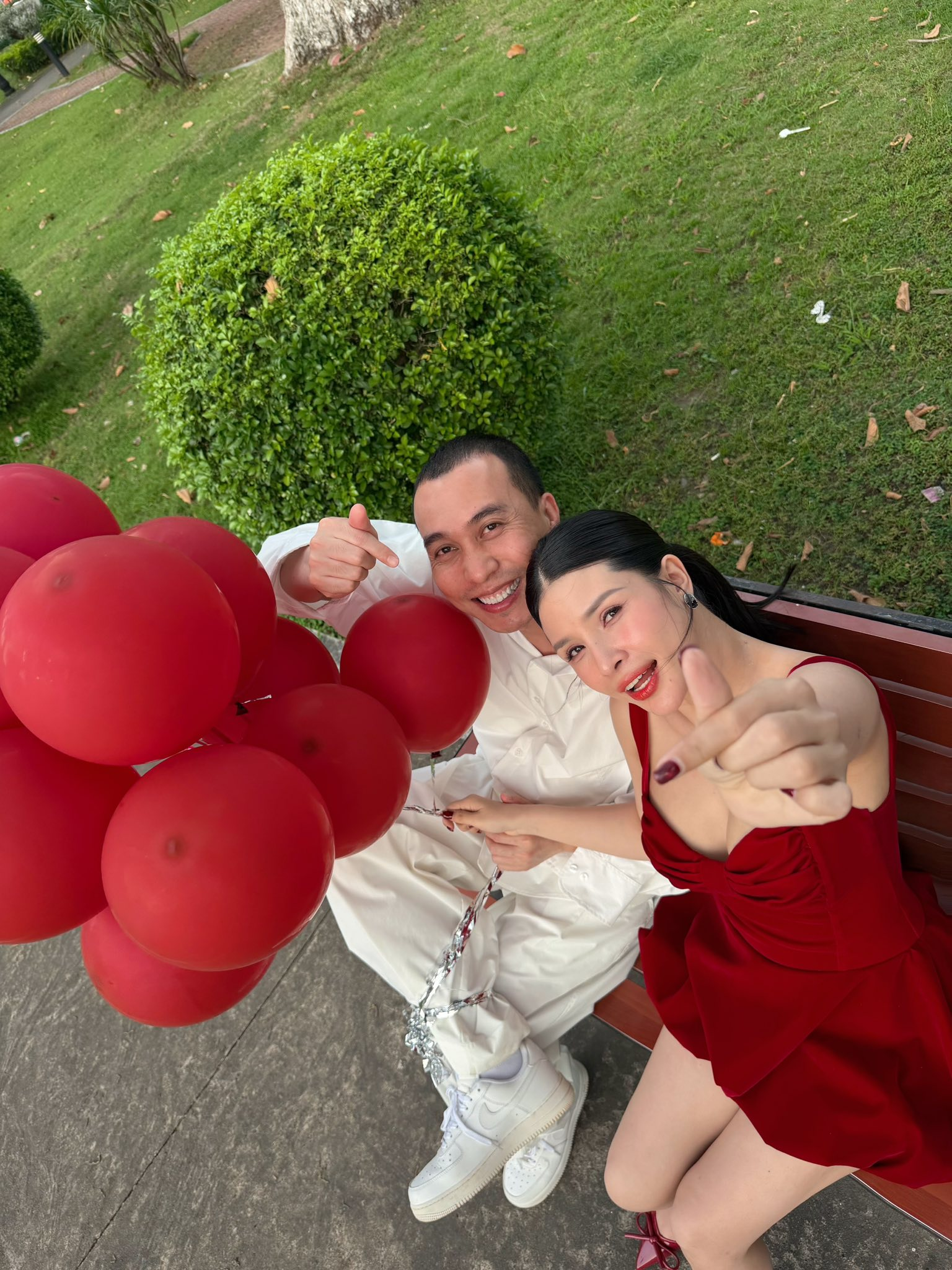 Mẹ đơn th&acirc;n 2 con lấy chồng "trai t&acirc;n": Từng bị mẹ chồng dằn mặt phản đối suốt 1 năm, giờ quay xe 180 độ- Ảnh 1.