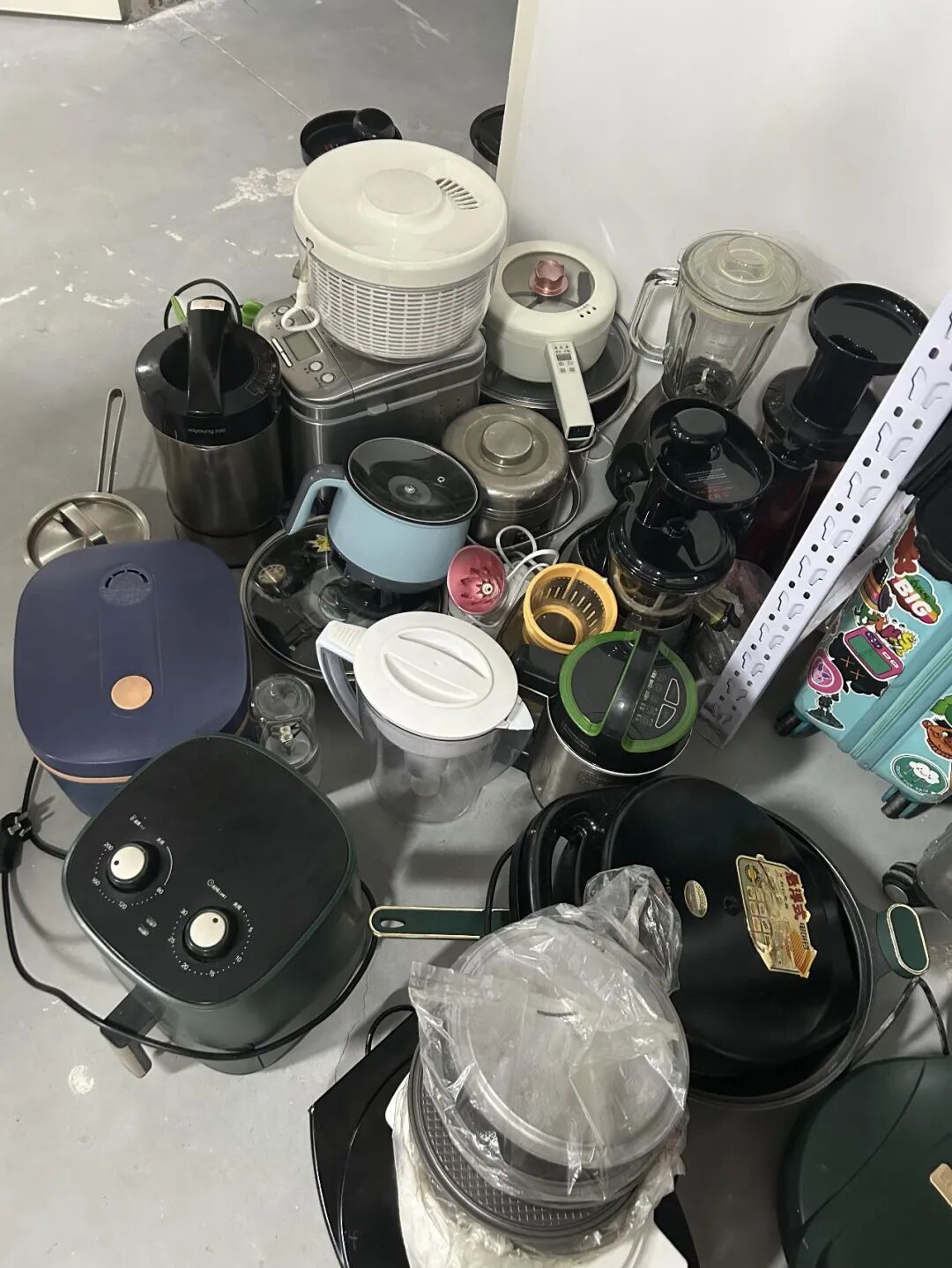 Tuổi 35 bắt đầu sống tối giản, c&ocirc; ấy ngừng mua 8 m&oacute;n n&agrave;y: Nh&igrave;n lại mới thấy từng tốn qu&aacute; nhiều tiền- Ảnh 1.