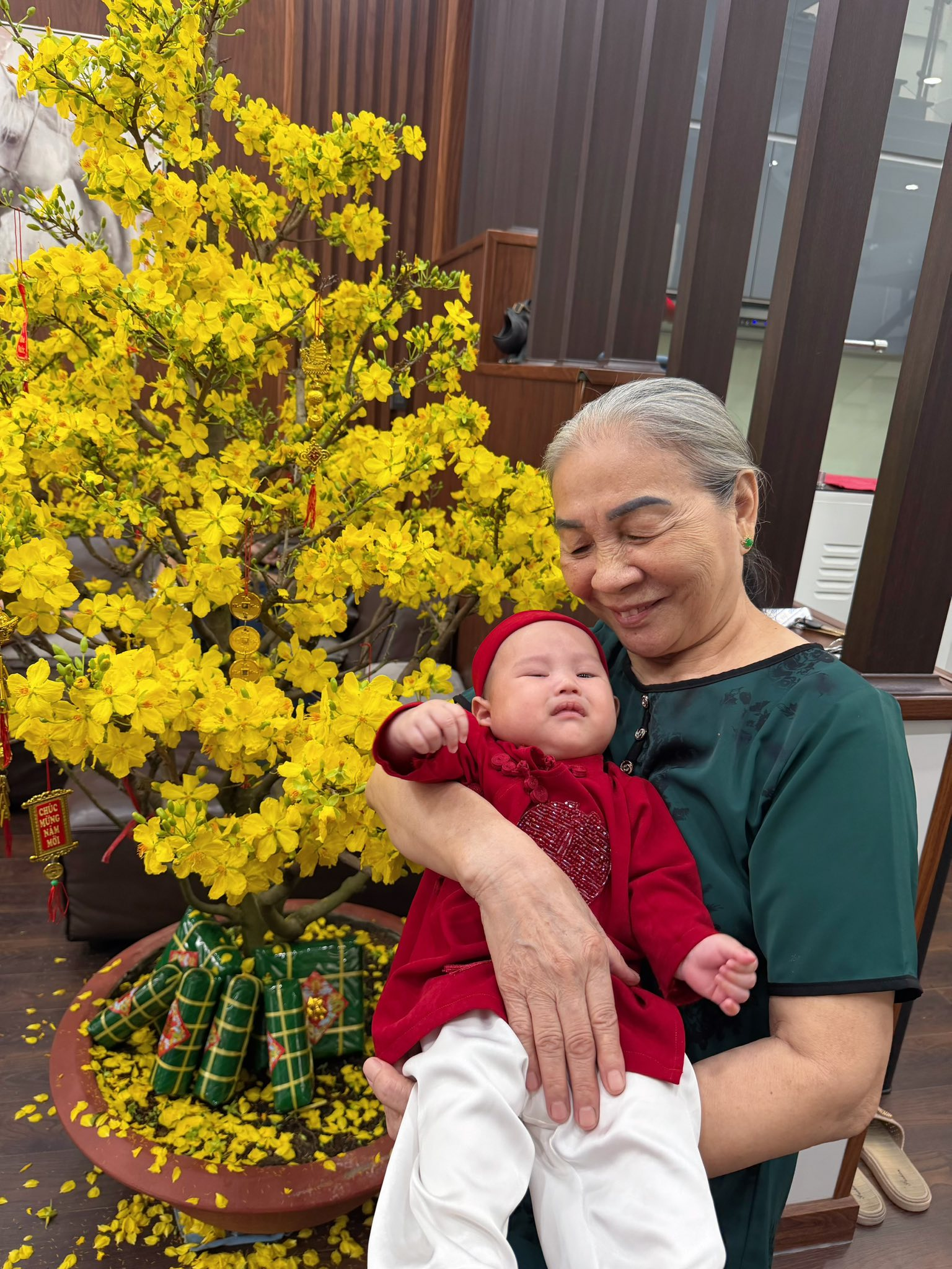 Mẹ đơn th&acirc;n 2 con lấy chồng "trai t&acirc;n": Từng bị mẹ chồng dằn mặt phản đối suốt 1 năm, giờ quay xe 180 độ- Ảnh 8.