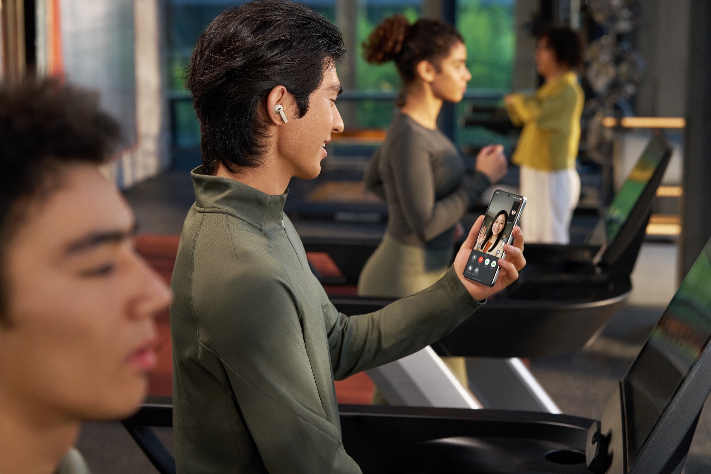 Khi thiết bị c&aacute; nh&acirc;n b&atilde;o h&ograve;a, c&aacute;c h&atilde;ng c&ocirc;ng nghệ đang cạnh tranh bằng điều g&igrave;? - Ảnh 4.