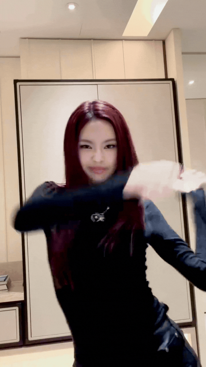 Nam nghệ sĩ đang c&agrave;n qu&eacute;t MXH chỉ bằng 15 gi&acirc;y: Cỗ m&aacute;y nhảy nổi tiếng to&agrave;n cầu, t&agrave;i sản bạc tỷ nghe m&agrave; kinh ngạc- Ảnh 5.