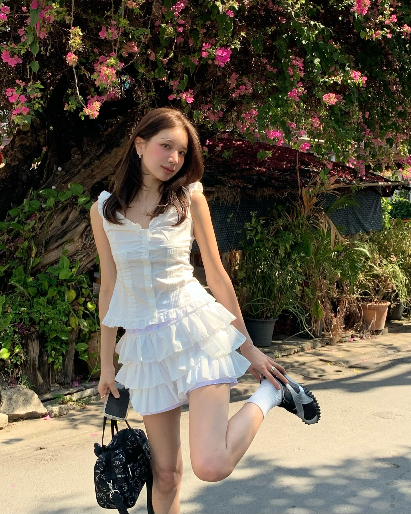 4 c&aacute;ch mặc ch&acirc;n v&aacute;y ngắn đẹp từ dạo phố tới đi du lịch, l&ecirc;n h&igrave;nh sống ảo cực xinh- Ảnh 4.