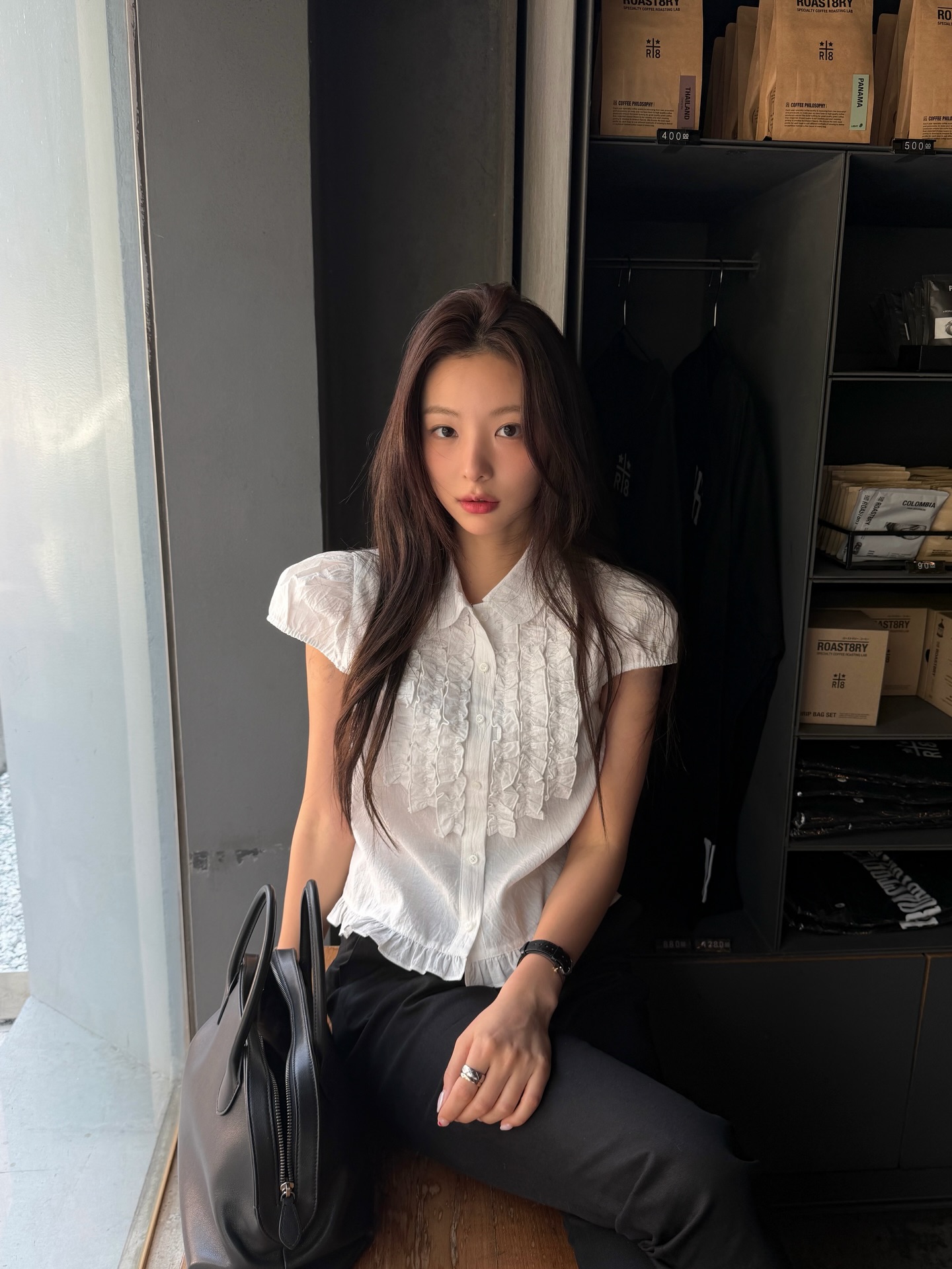 4 mẫu &aacute;o m&ugrave;a h&egrave; nhẹ m&aacute;t nhất, diện v&agrave;o ng&agrave;y nắng n&oacute;ng đỉnh điểm lại c&agrave;ng ph&ugrave; hợp- Ảnh 1.