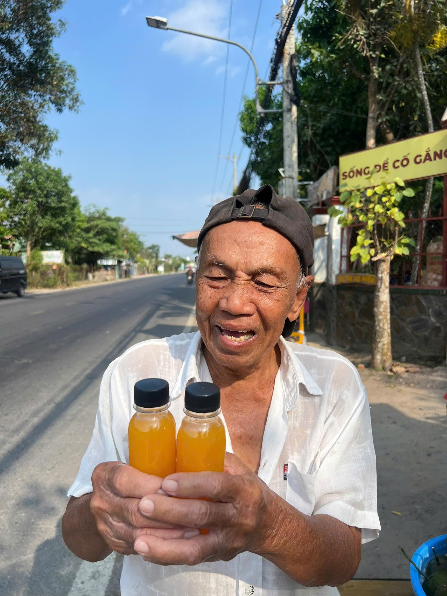 Vầng Trăng Khuyết đ&aacute;nh thức nội lực của những mảnh đời yếu thế- Ảnh 2.