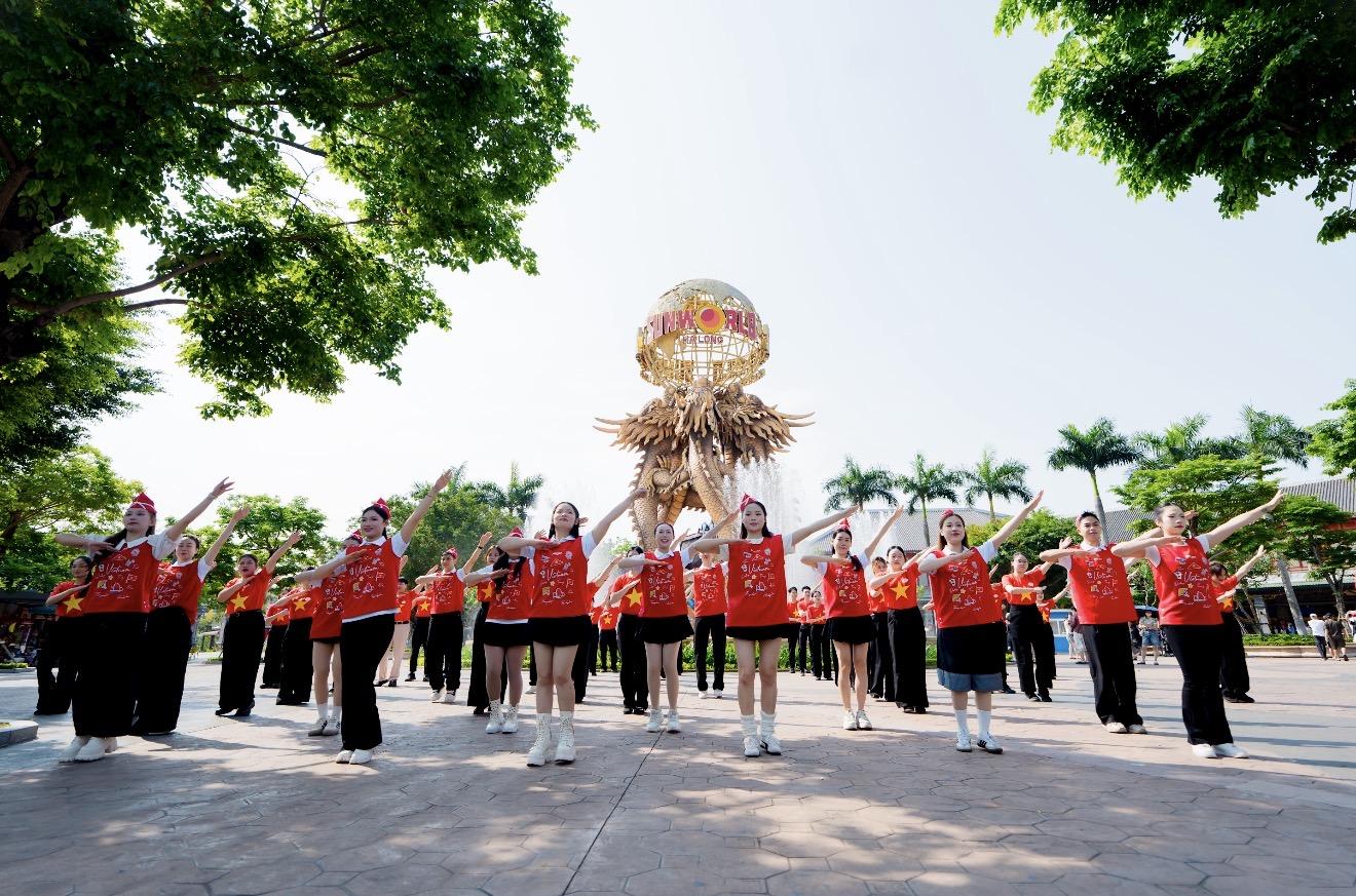 Sun World Ha Long h&uacute;t kh&aacute;ch ng&agrave;y đầu kỳ nghỉ lễ 30/4- Ảnh 3.