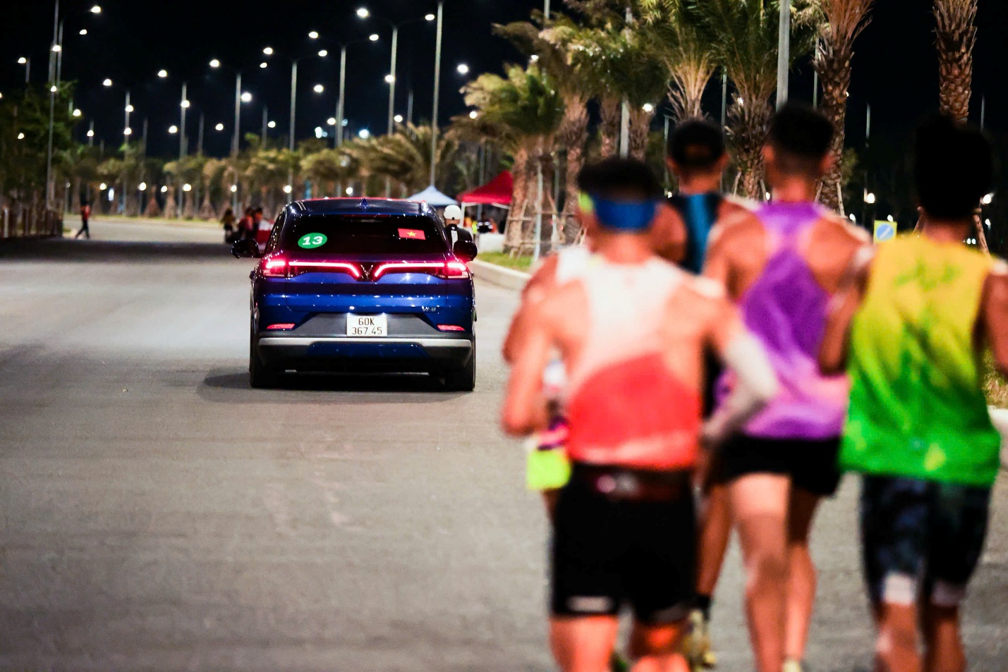 Những khoảnh khắc đ&aacute;ng nhớ của xe điện VinFast tại giải chạy VnExpress Marathon Green Paradise Cần Giờ 2026- Ảnh 7.