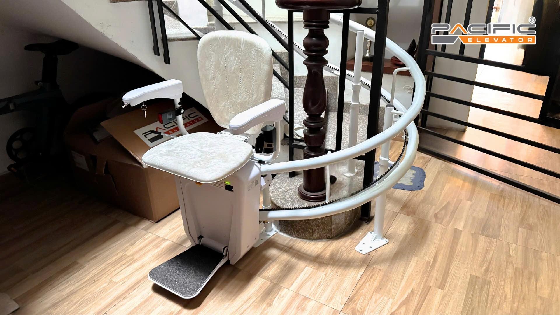 Thang ghế stairlift - giải ph&aacute;p cho người lớn tuổi m&agrave; kh&ocirc;ng cần cải tạo nh&agrave; - Ảnh 2.