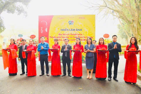 Gi&aacute; trị l&yacute; luận v&agrave; thực tiễn của t&aacute;c phẩm &ldquo;N&acirc;ng cao đạo đức c&aacute;ch mạng, qu&eacute;t sạch chủ nghĩa c&aacute; nh&acirc;n&rdquo; đối với c&ocirc;ng t&aacute;c thanh ni&ecirc;n trong kỷ nguy&ecirc;n số - Ảnh 5.