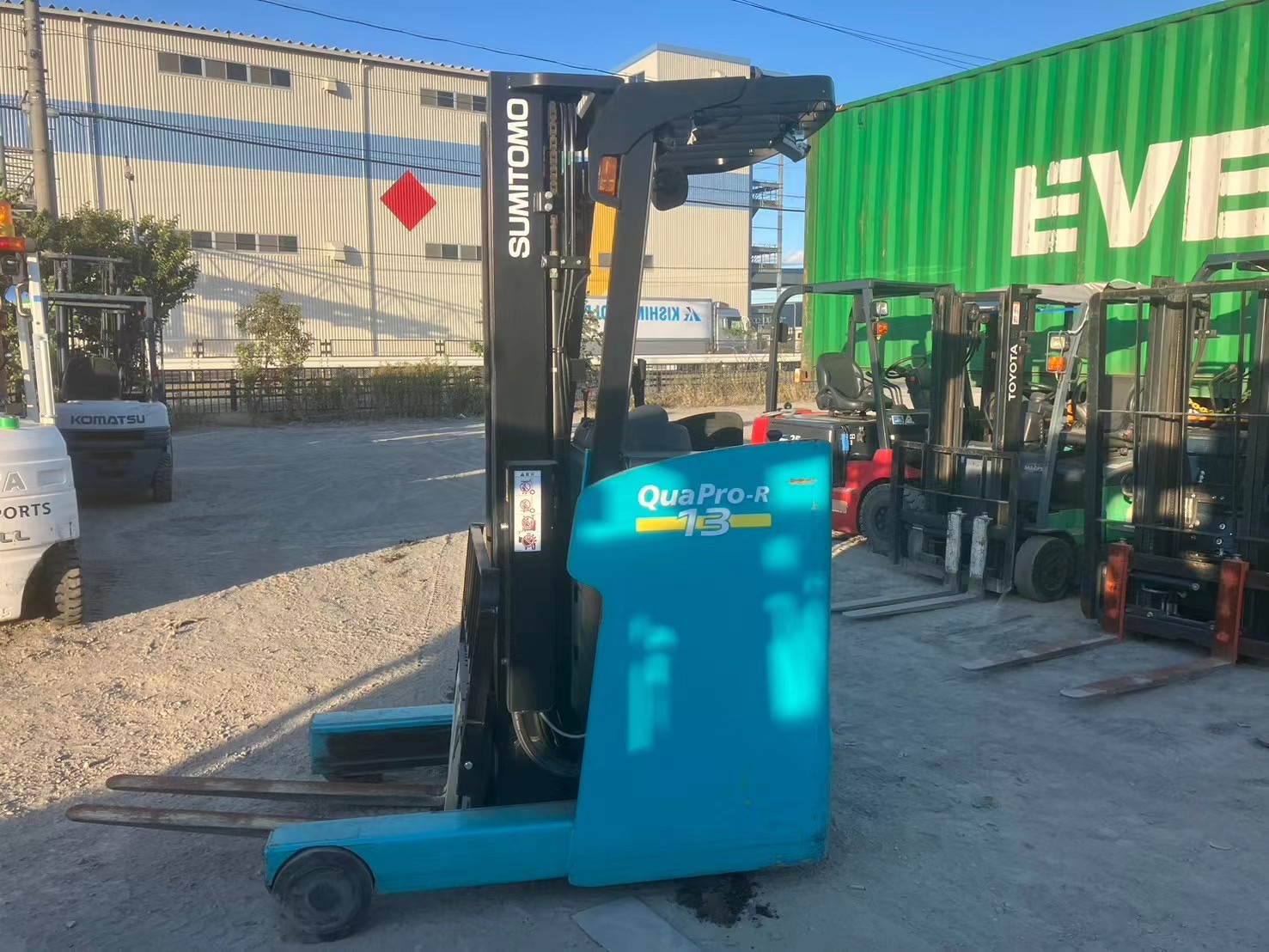 Xe n&acirc;ng cũ nhập khẩu &ndash; Giải ph&aacute;p tiết kiệm cho mọi nh&agrave; kho, nh&agrave; m&aacute;y - Ảnh 1.