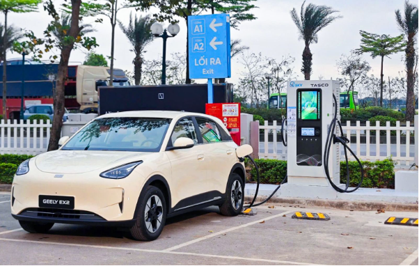 Sắm xe Geely, vi vu đ&oacute;n h&egrave; với ưu đ&atilde;i l&ecirc;n tới 150 triệu đồng - Ảnh 3.