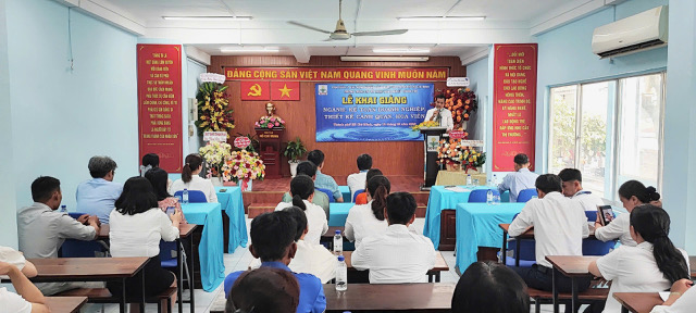 Trường Trung cấp Kỹ thuật Nông nghiệp TP Hồ Chí Minh khai giảng ngành Kế toán doanh nghiệp và Thiết kế cảnh quan, hoa viên - Ảnh 1. Trường Trung cấp Kỹ thuật Nông nghiệp TP Hồ Chí Minh khai giảng ngành Kế toán doanh nghiệp và Thiết kế cảnh quan, hoa viên - Ảnh 1.