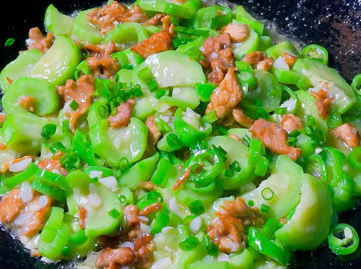 Món ăn này chỉ cần xào một cách đơn giản là hoàn thành và cả gia đình sẽ cùng ăn sạch đĩa- Ảnh 7. Món ăn này chỉ cần xào một cách đơn giản là hoàn thành và cả gia đình sẽ cùng ăn sạch đĩa- Ảnh 7.