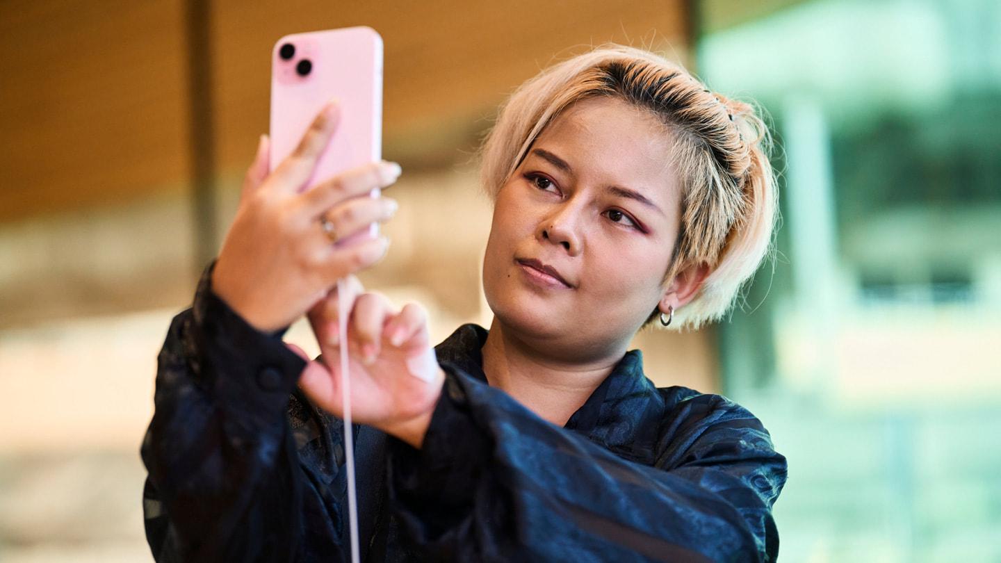 iPhone 15 Plus giảm gi&aacute; sốc, nhiều người bắt đầu xuống tiền trong năm 2026- Ảnh 1.