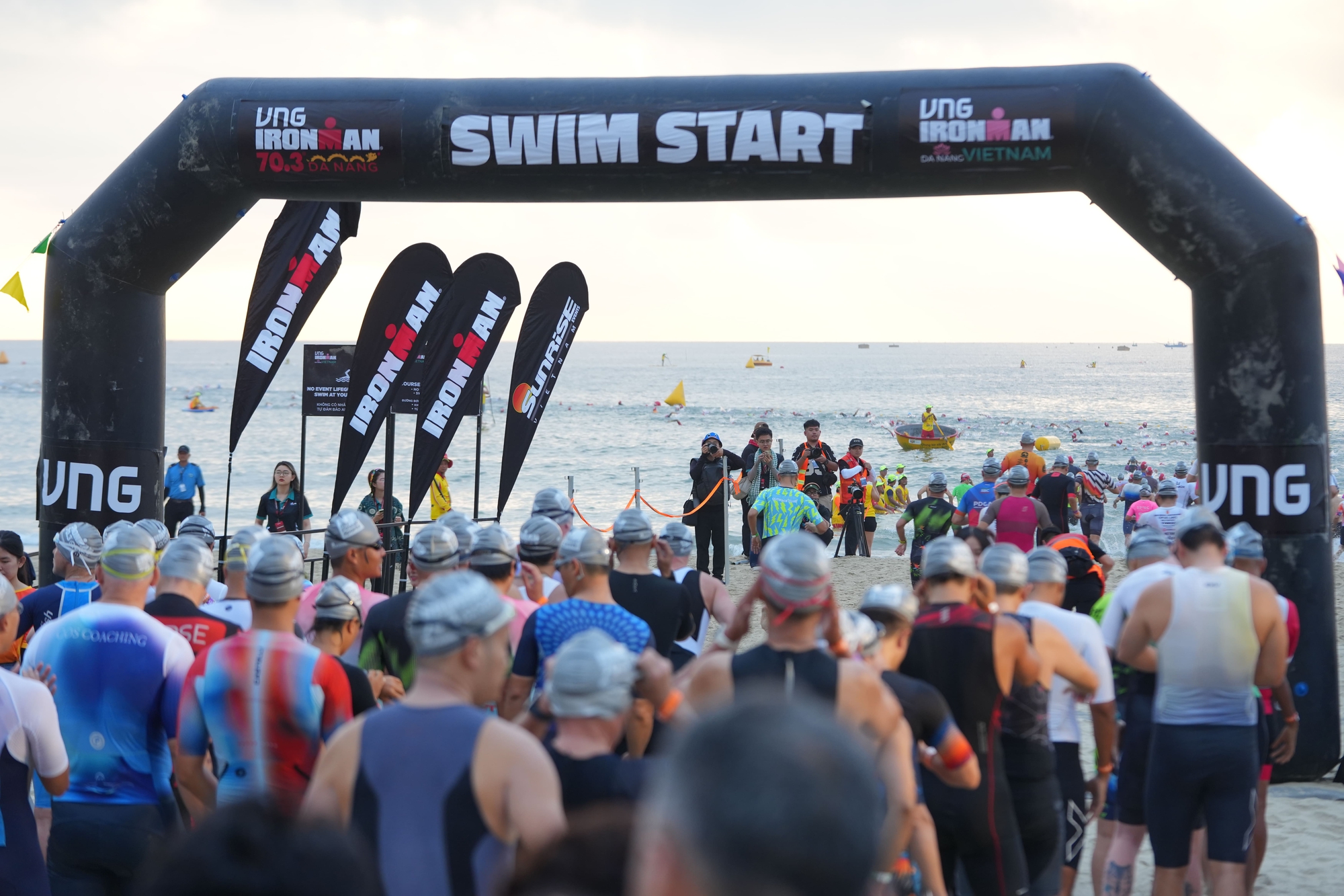 &Iacute;t kh&aacute;n giả, si&ecirc;u khắc nghiệt: V&igrave; sao IRONMAN vẫn h&uacute;t t&agrave;i trợ từ loạt thương hiệu tỷ đ&ocirc;?- Ảnh 1.