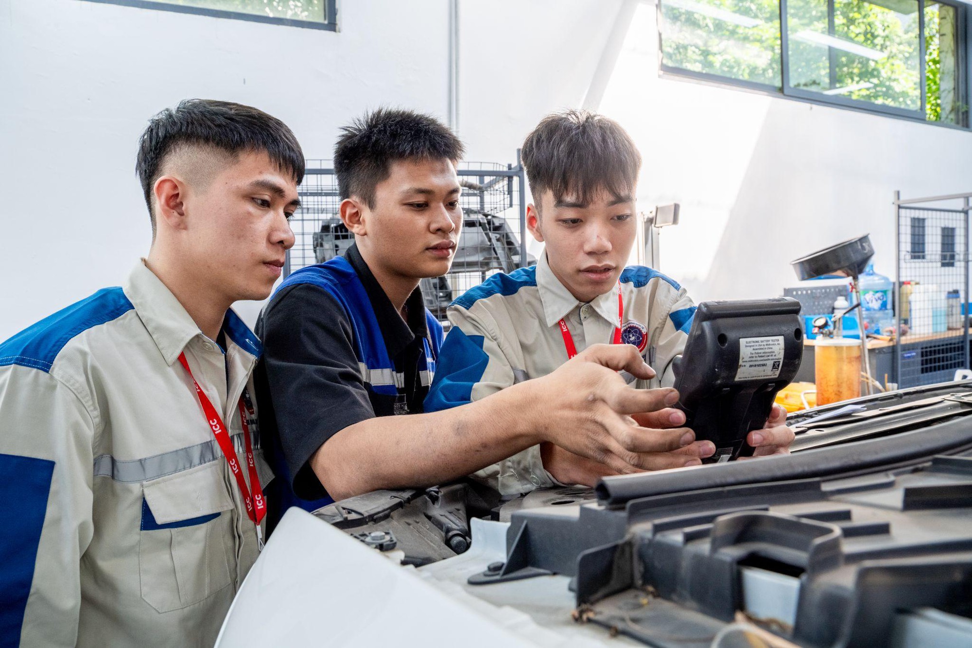 Giữa cơn b&atilde;o AI, c&oacute; một ng&agrave;nh vẫn &ldquo;miễn nhiễm&rdquo; v&agrave; đang thiếu người trầm trọng- Ảnh 4.