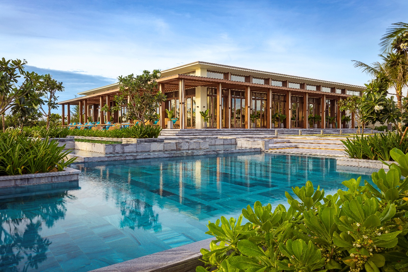 VinaLiving bắt đầu b&agrave;n giao giấy chứng nhận quyền sở hữu nh&agrave; ở dự &aacute;n Maia Resort Quy Nhon - Ảnh 1.