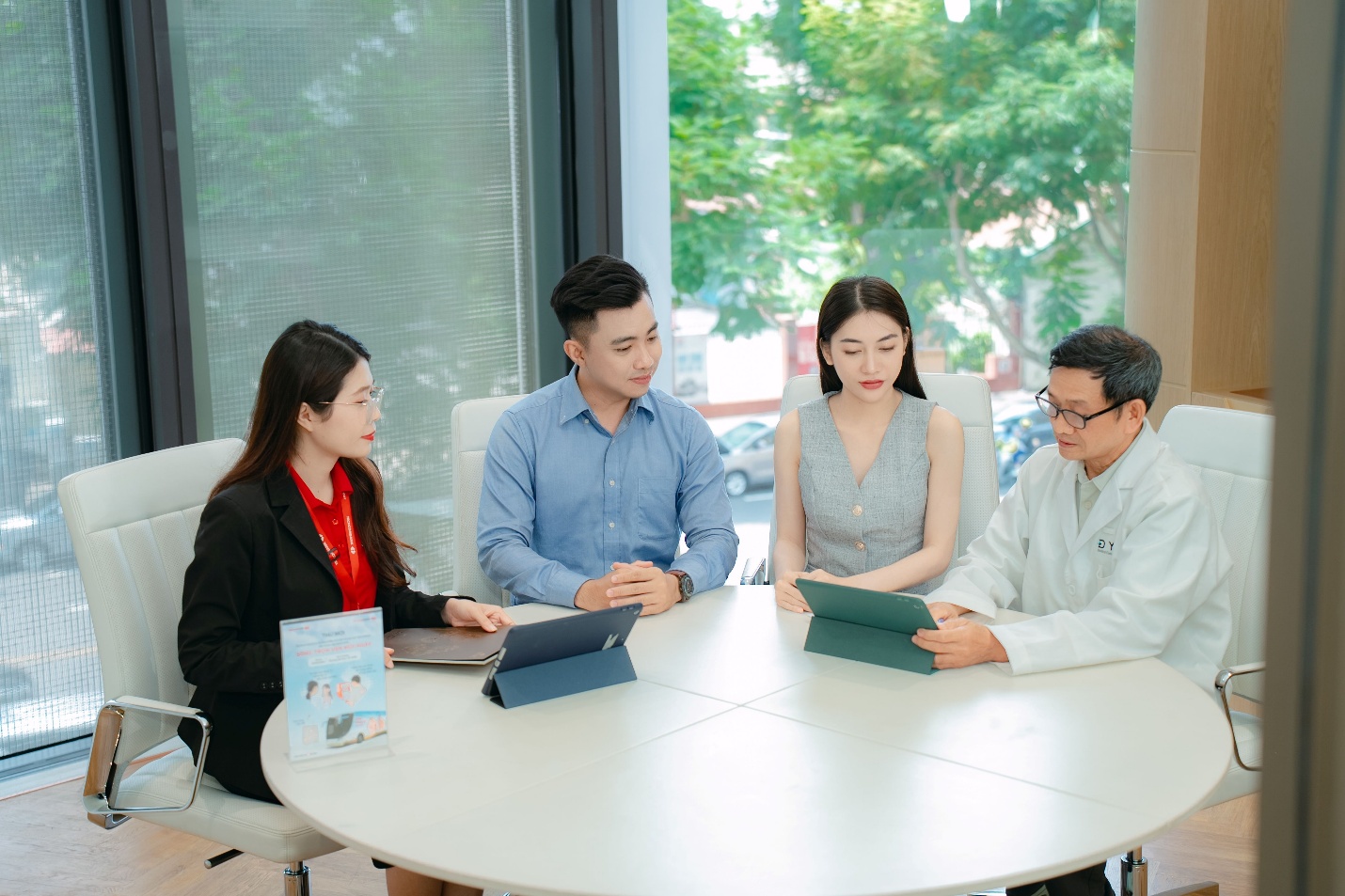 Techcom Life t&aacute;i định nghĩa bảo hiểm nh&acirc;n thọ với m&ocirc; h&igrave;nh chăm s&oacute;c sức khỏe chủ động- Ảnh 3.