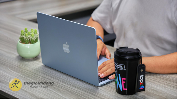 Bạn t&ocirc;i lu&ocirc;n hỏi n&ecirc;n mua MacBook n&agrave;o? Đ&acirc;y l&agrave; những g&igrave; t&ocirc;i n&oacute;i với họ - Ảnh 1.